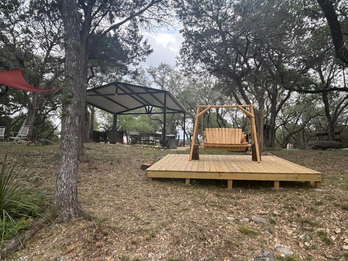 Tiny House - Our Little Piece Of Paradise Lakehills Экстерьер фото